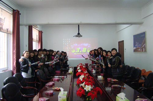 情暖三月天 快乐妇女节 