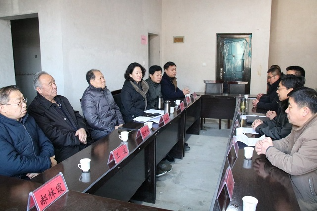 光明照亮大地 大爱温暖人心